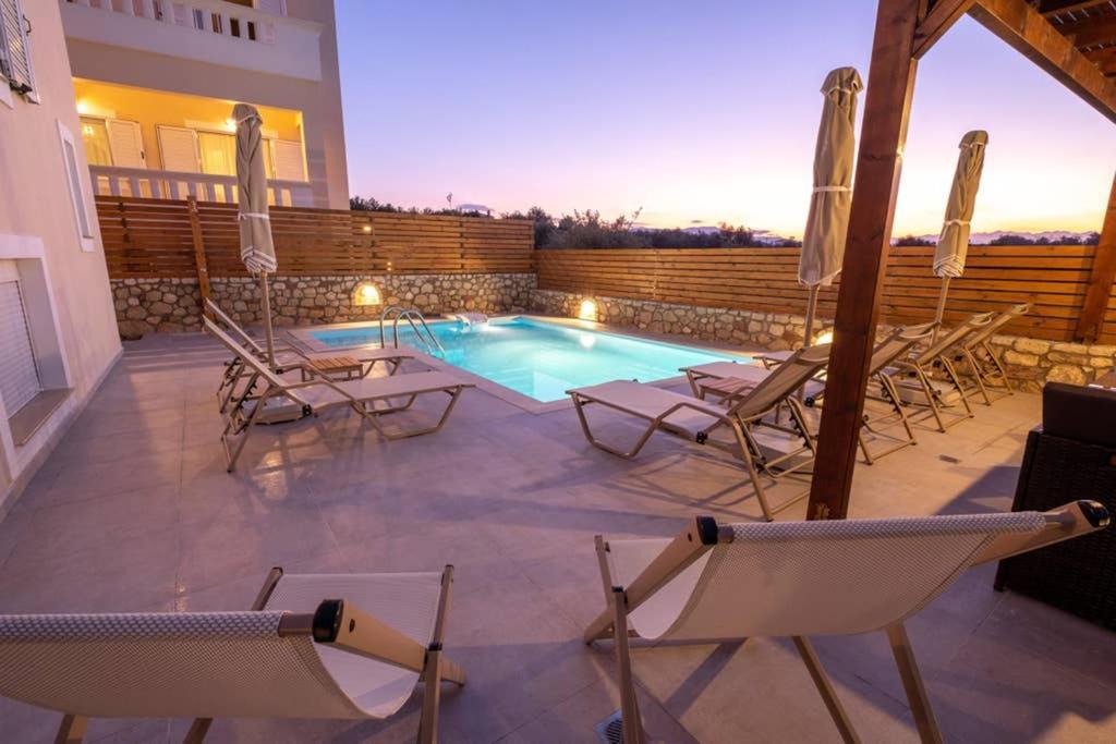 Oasis Twin Ii Prinos (Crete)