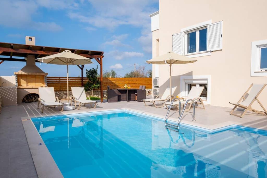 Oasis Twin Ii Villa Prínos